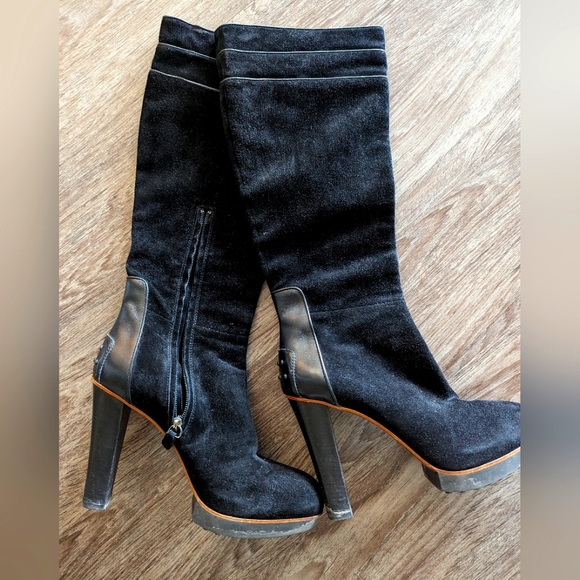 TODS heeled suede boots - Picture 1 of 3